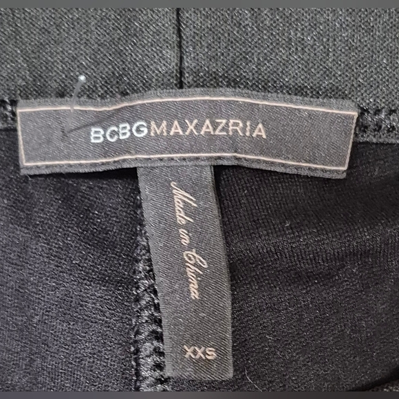 *NWOT* BCBGMaxAzria Jude Black and Red Leggings with Geometric Pattern - Picture 5 of 7